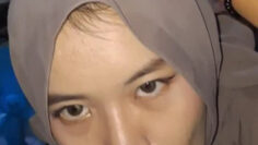 HIJAB Pacaran Telan Mani