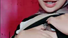 RIRI Hijab Masih Malu Malu
