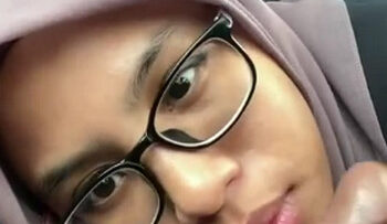 RINA Pegawai Honorer Nyotong Di Mobil