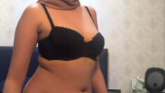 YUANITA Hijab Doyan Colmek