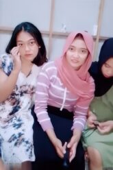 3 Cewek hijab Kena Gilirs 1