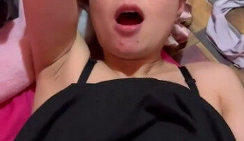 TANTE Kesepian Sewa Brondong