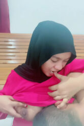 NONA HIJAB Di Kenyot Om Om.jpg