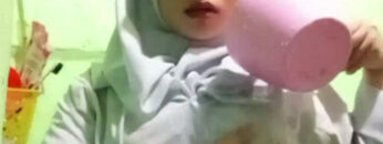 PELAJAR Hijab Horny Di Kamar mandi.jpg